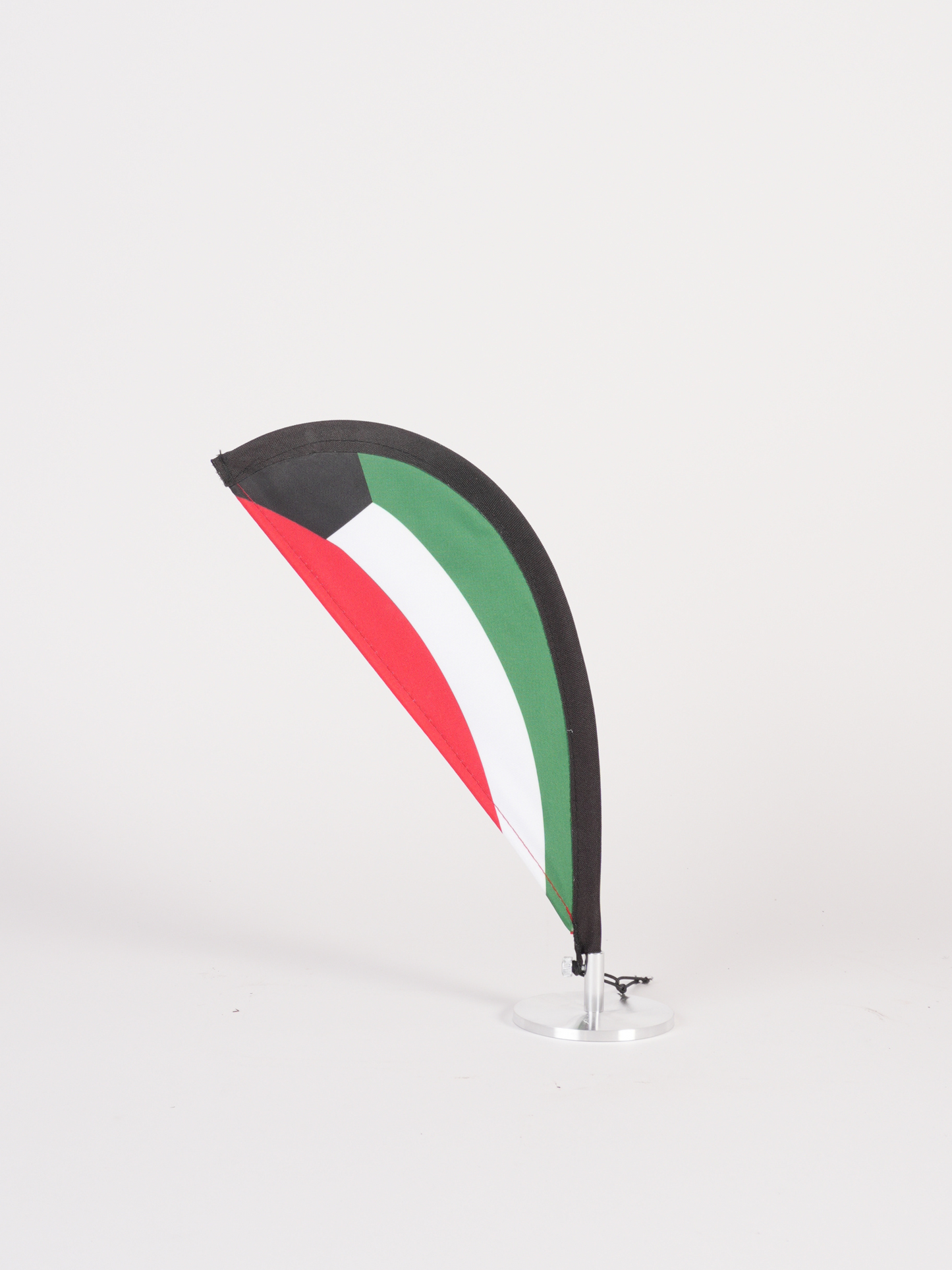 علم الكويت للمكتب 